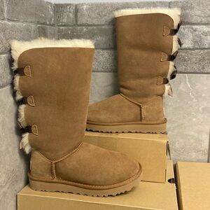 UGG BAILEY BOW TALL US9 W